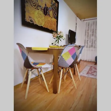 Appartement The Secret Lodge- New With Private Garage, Entire House *
