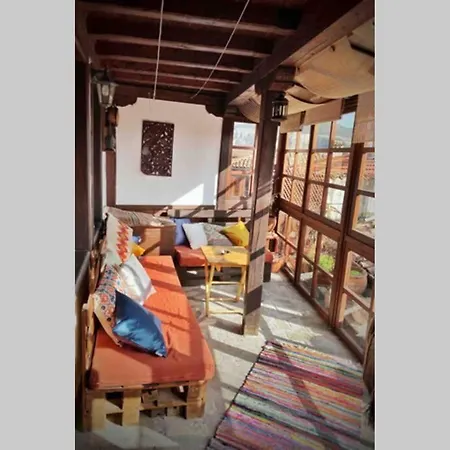 The Secret Lodge- New With Private Garage, Entire House شقة