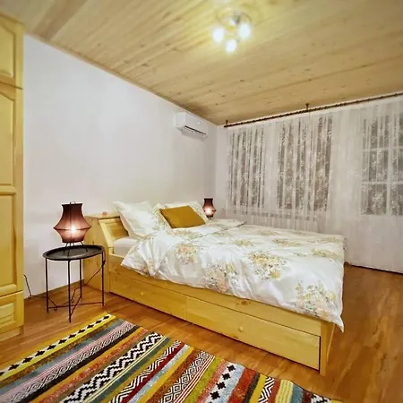 The Secret Lodge- New With Private Garage, Entire House * Велико-Тырново